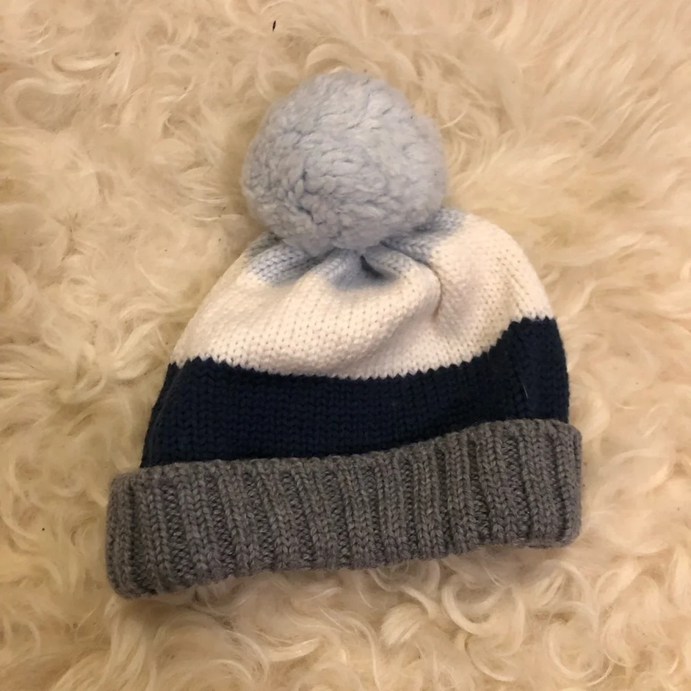 Catya Pom Pom Hat